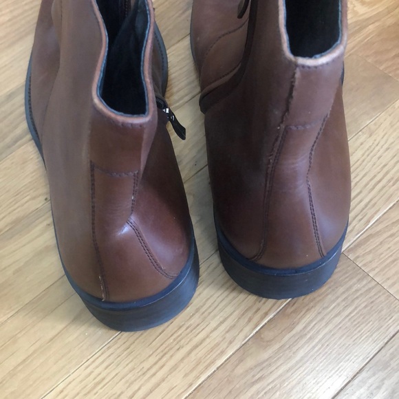 Kenneth Cole Clean Cut Brown Leather Zip Up - Picture 5 of 7